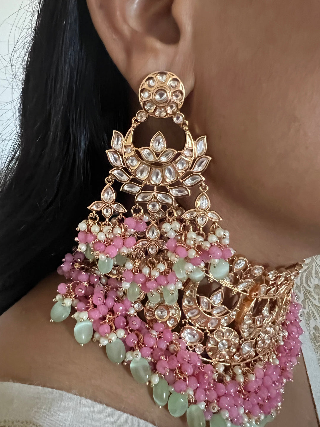 Scintillating Bridal Kundan Choker with Earrings and Maangtikka