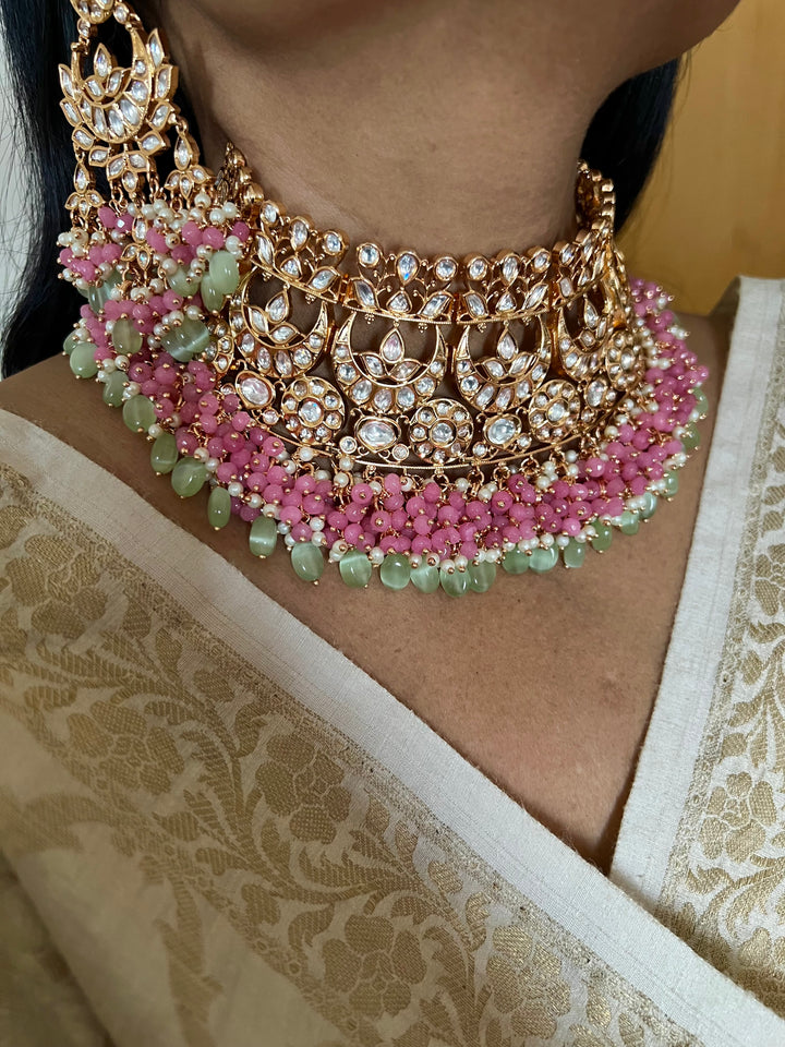 Scintillating Bridal Kundan Choker with Earrings and Maangtikka