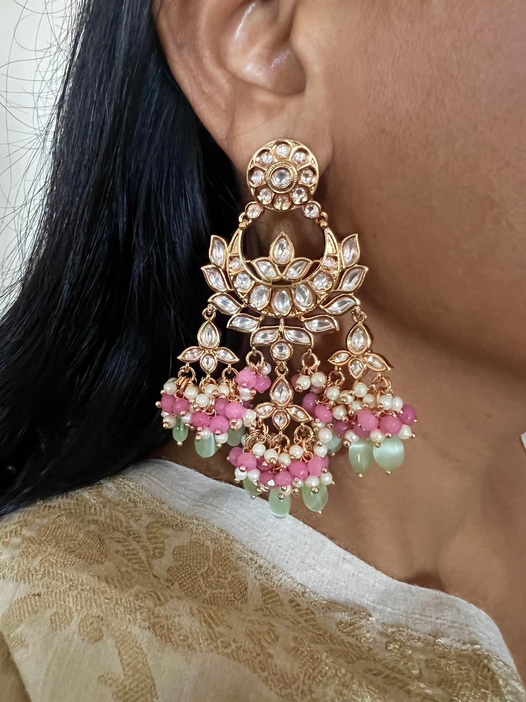 Scintillating Bridal Kundan Choker with Earrings and Maangtikka