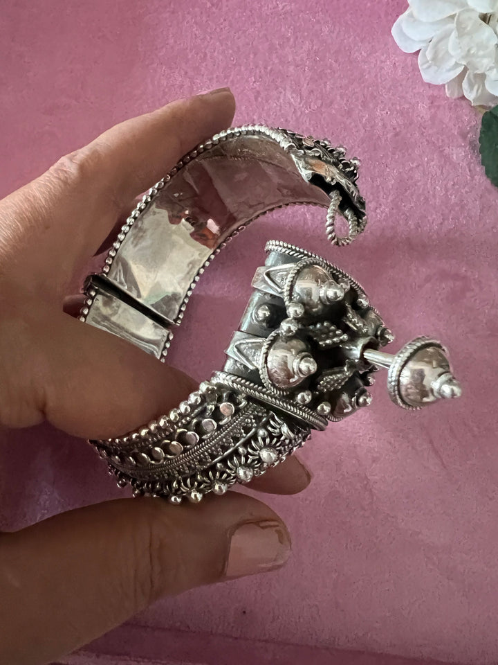 Tribal Bangle - Exquisite Sterling Silver Craftsmanship