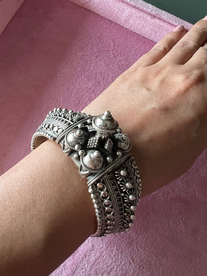 Tribal Bangle - Exquisite Sterling Silver Craftsmanship