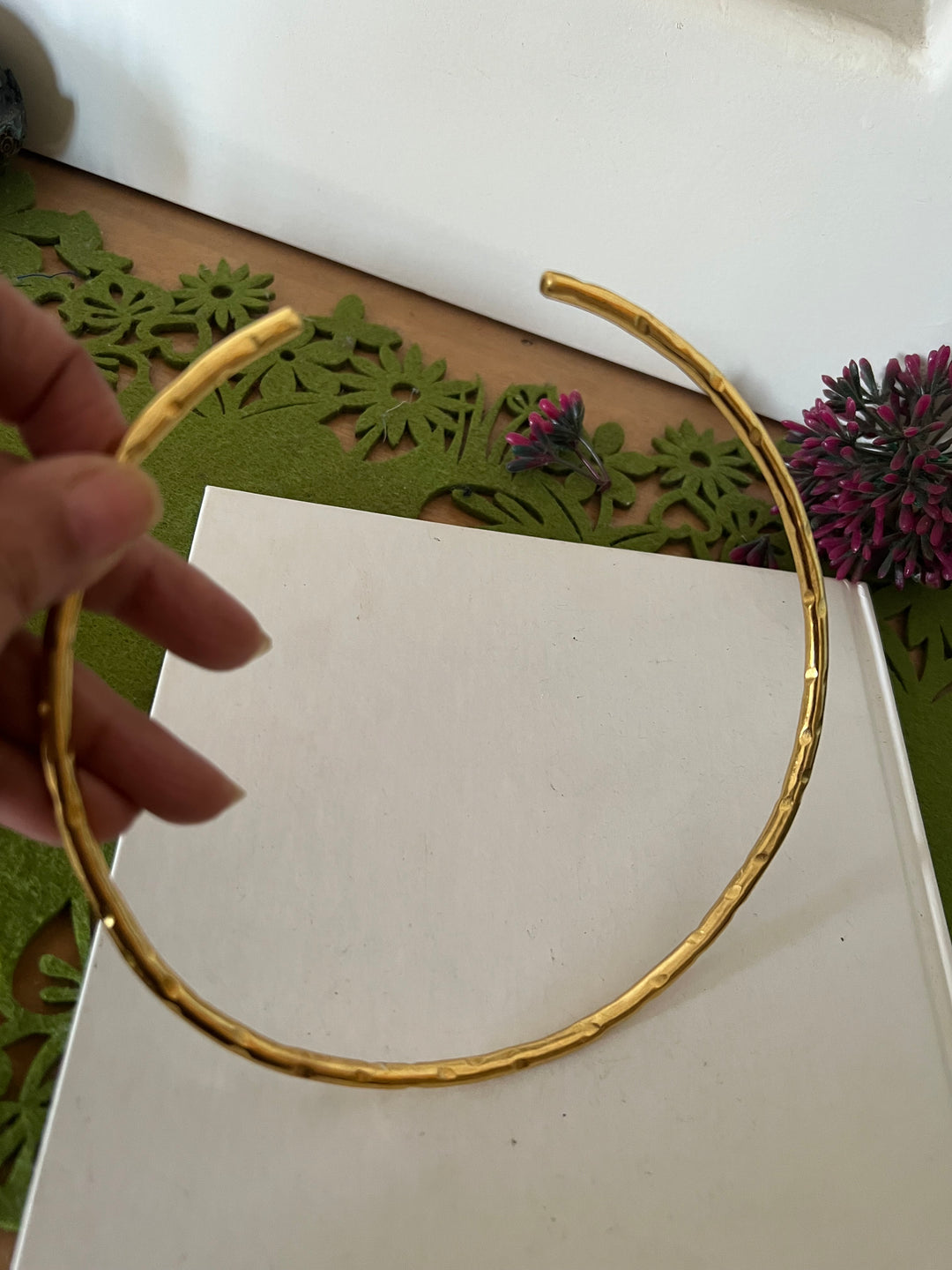 Hasli Necklace with Pretty Pendant