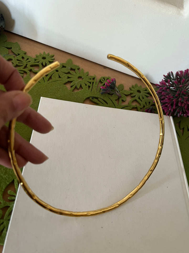 Hasli Necklace with Pretty Pendant