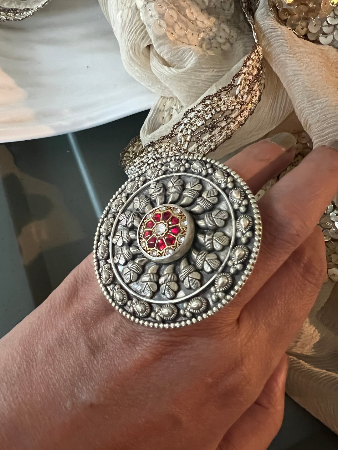 Kundan Silver Ring - A Touch of Timeless Beauty