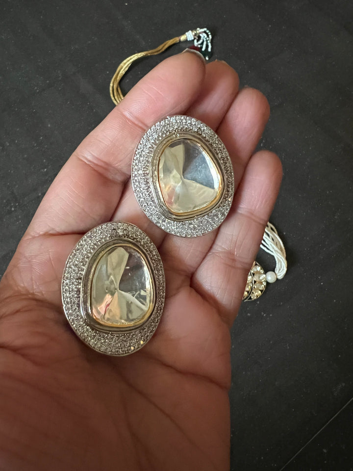 Scintillating Kundan Choker with Earrings