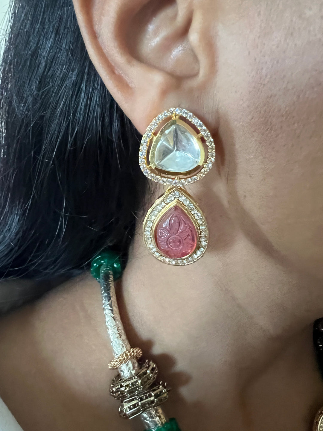 Elegant Fusion Hasli Necklace with Earrings