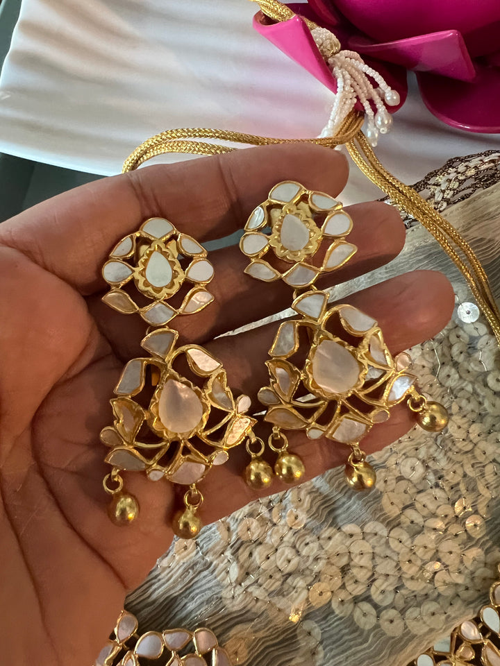 Elegant Mother of Pearl 925 Silver Necklace Set - Unmatched Quality and Style