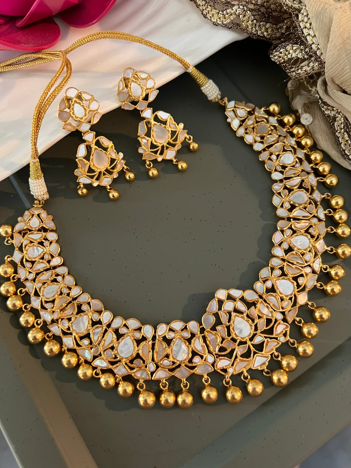 Elegant Mother of Pearl 925 Silver Necklace Set - Unmatched Quality and Style