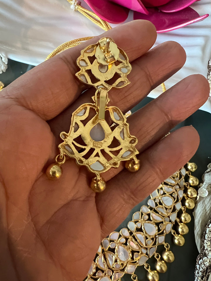 Elegant Mother of Pearl 925 Silver Necklace Set - Unmatched Quality and Style