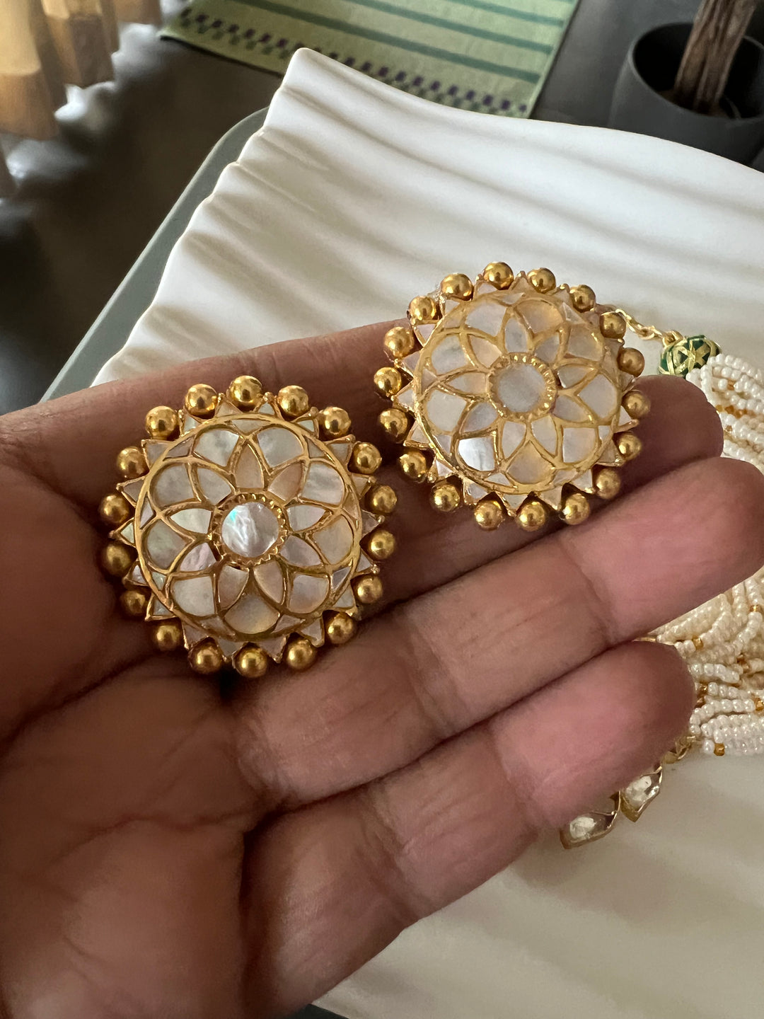 Elegant Mother of Pearl 925 Silver Choker Necklace Set - Unmatched Quality and Style