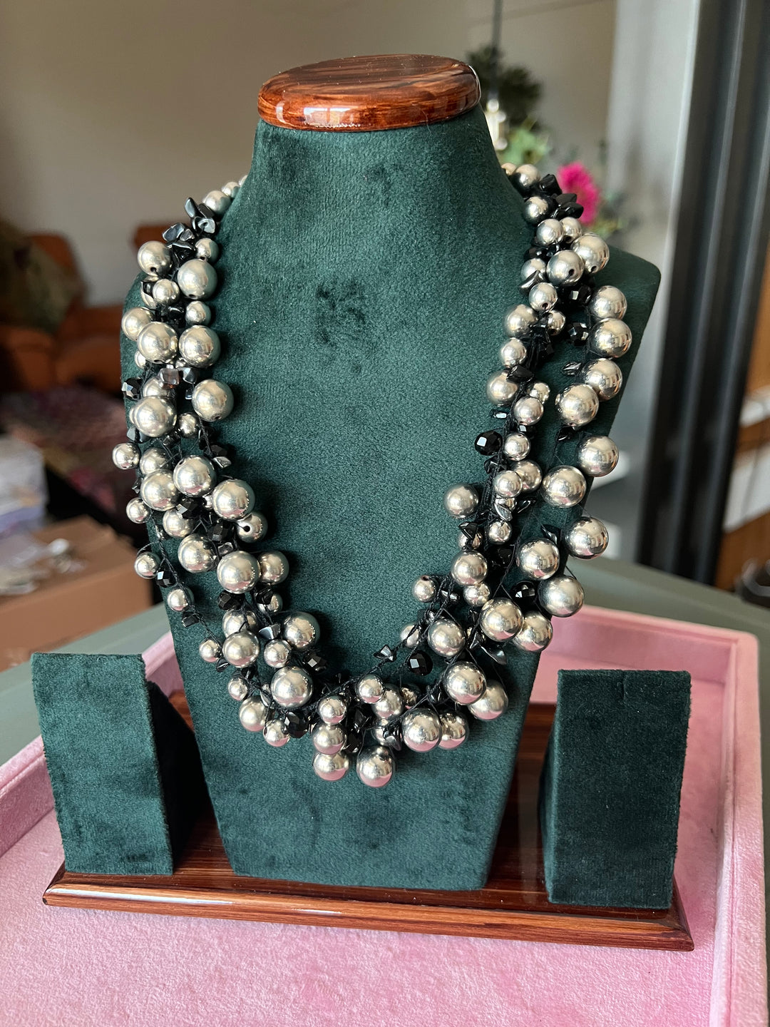 Classic Black and Silver Beads Necklace