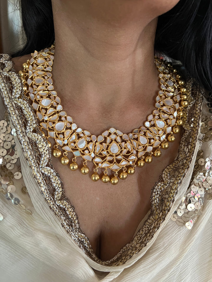 Elegant Mother of Pearl 925 Silver Necklace Set - Unmatched Quality and Style