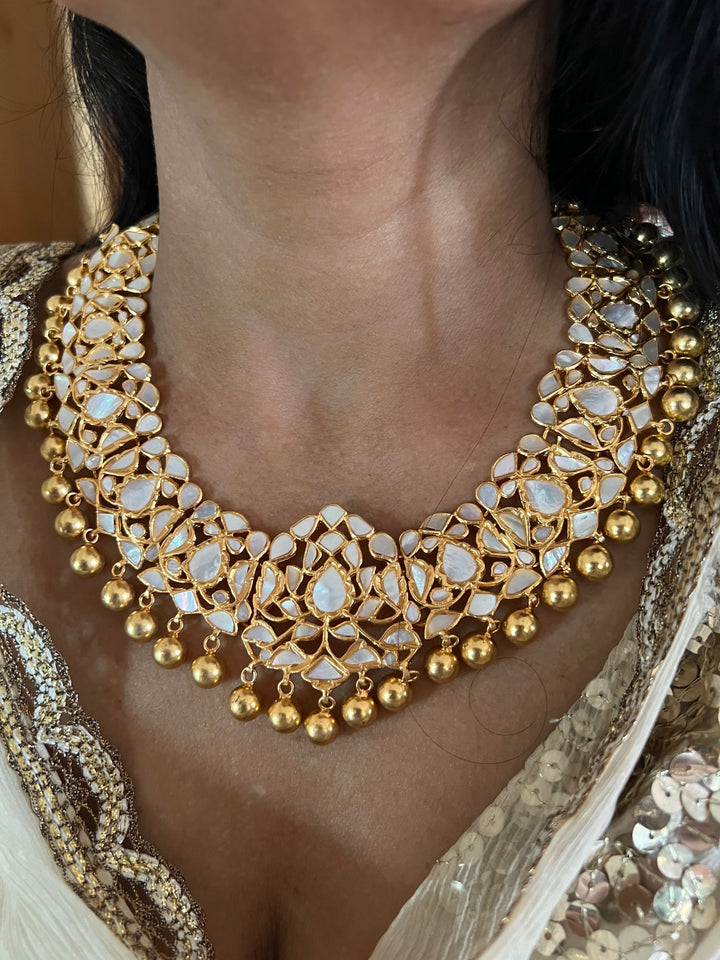 Elegant Mother of Pearl 925 Silver Necklace Set - Unmatched Quality and Style