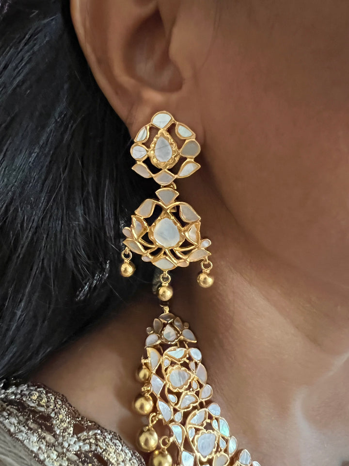 Elegant Mother of Pearl 925 Silver Necklace Set - Unmatched Quality and Style