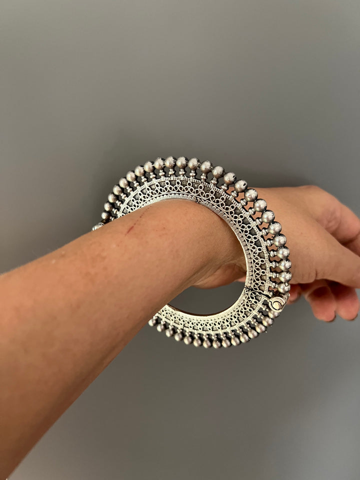 Exquisite Brass Kada - Unparalleled Quality and Style