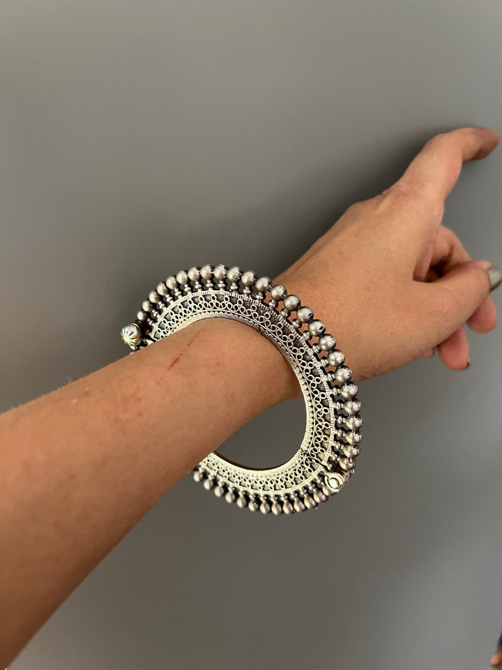 Exquisite Brass Kada - Unparalleled Quality and Style