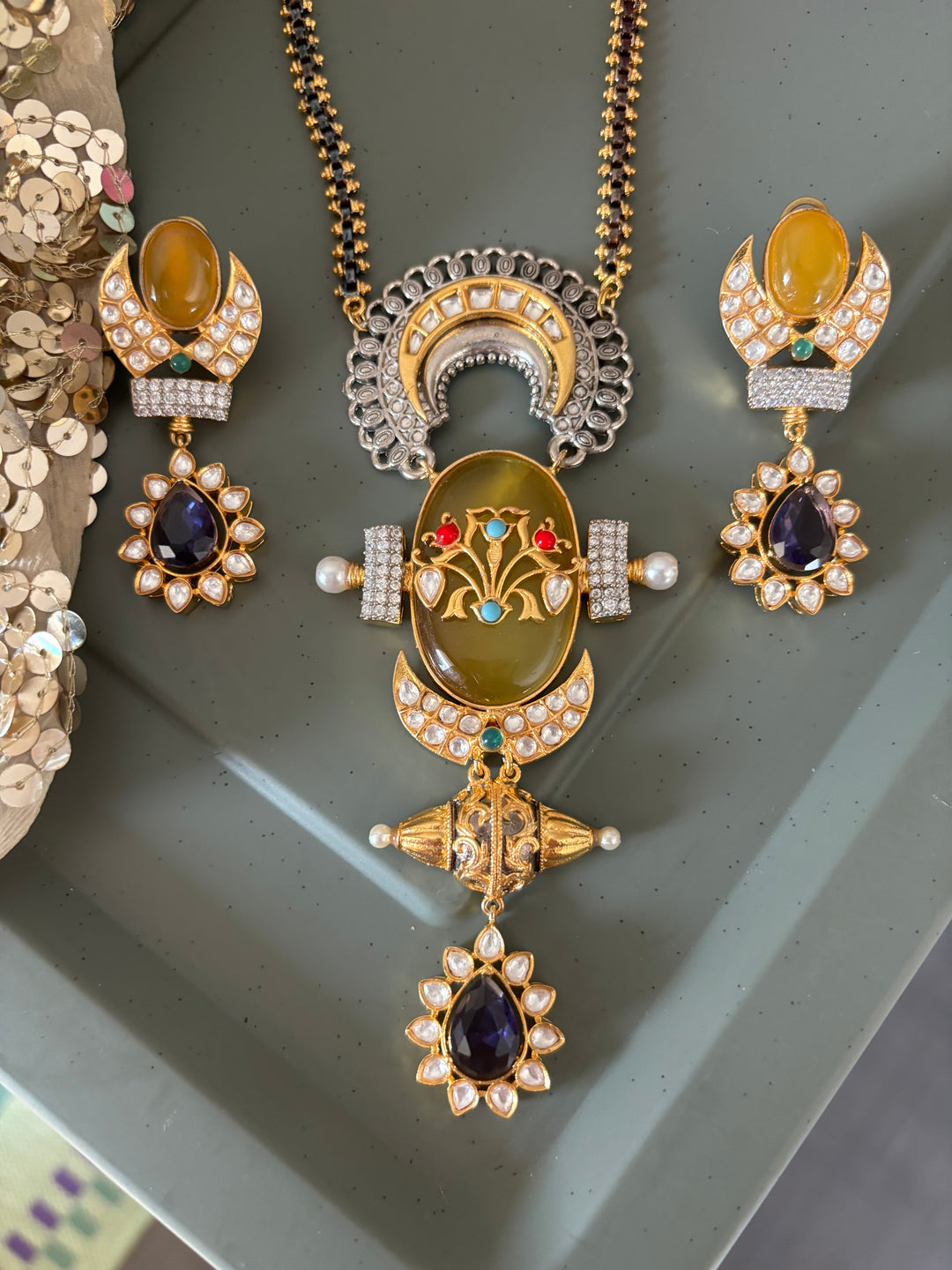 Exquisite Amrapali Fusion Pendant Necklace - Elevate Your Elegance