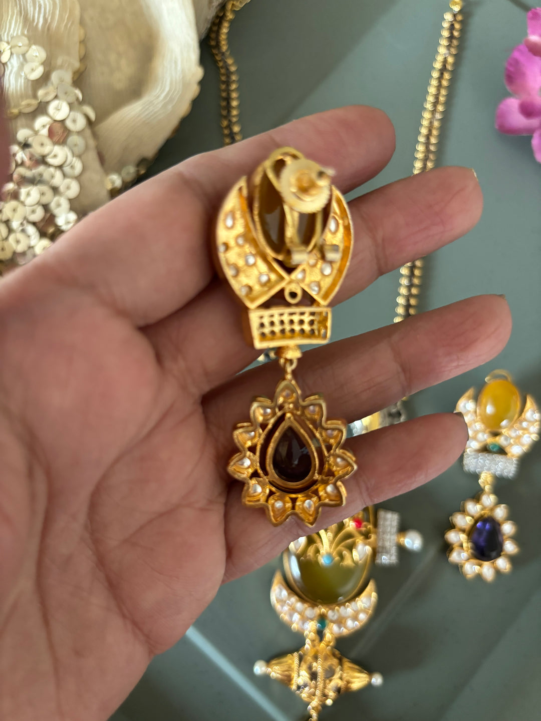 Exquisite Amrapali Fusion Pendant Necklace - Elevate Your Elegance