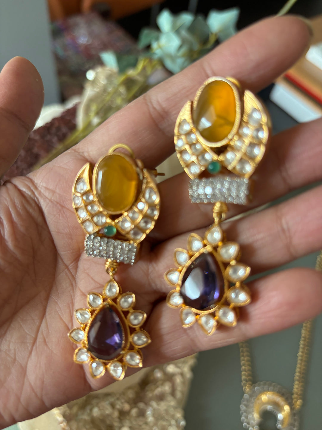 Exquisite Amrapali Fusion Pendant Necklace - Elevate Your Elegance