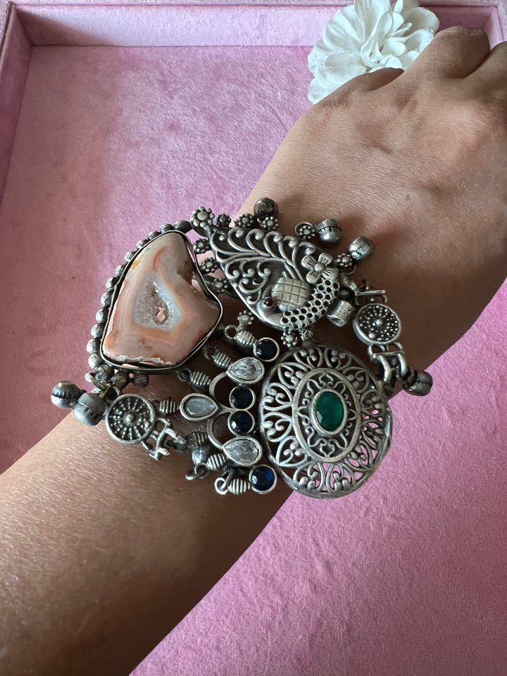 Elegant Fusion Handcuff - Premium Brass & Stone Craftsmanship