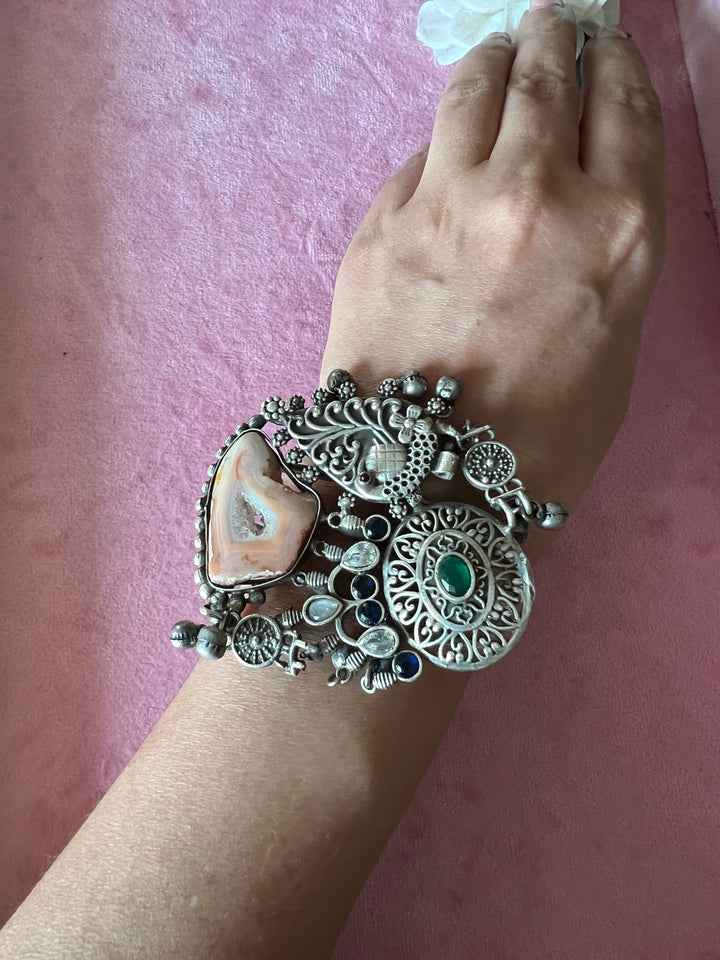 Elegant Fusion Handcuff - Premium Brass & Stone Craftsmanship