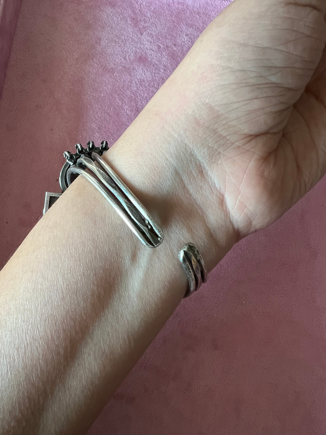 Elegant Fusion Handcuff - Premium Brass & Stone Craftsmanship