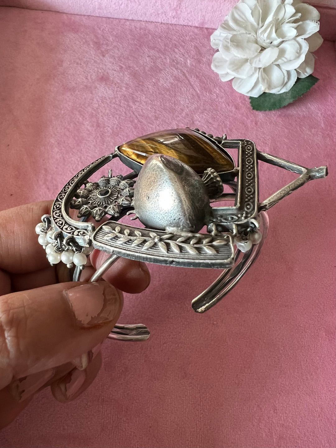 Elegant Fusion Handcuff - Premium Brass & Stone Craftsmanship