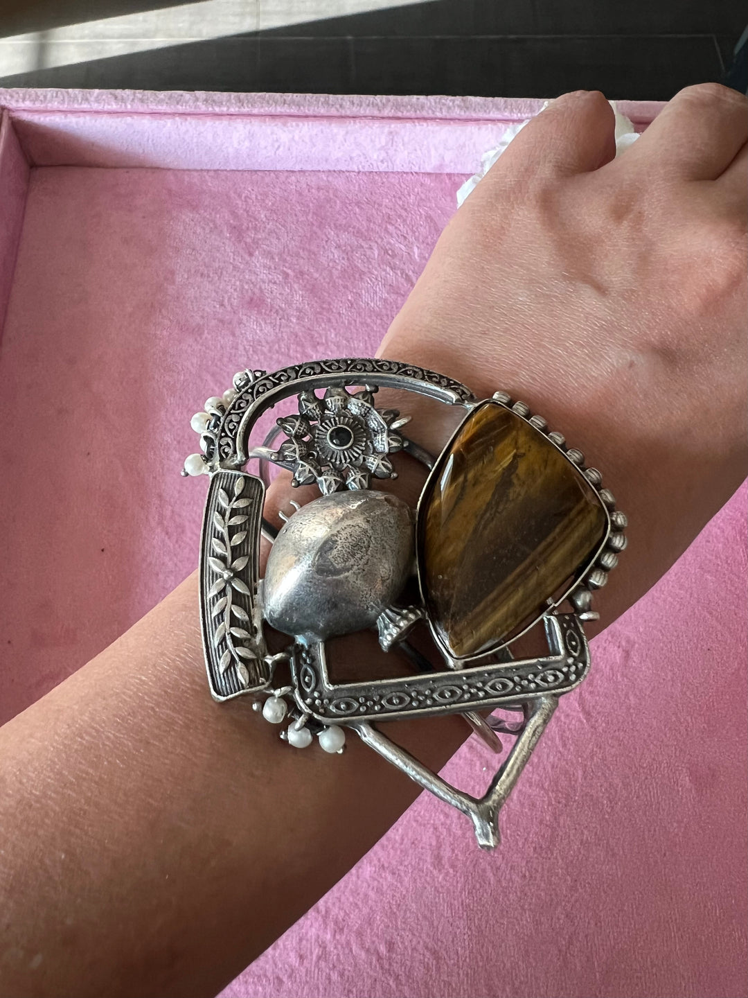 Elegant Fusion Handcuff - Premium Brass & Stone Craftsmanship