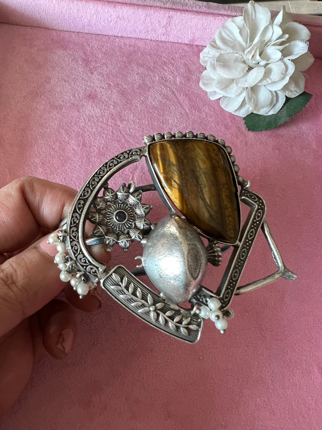 Elegant Fusion Handcuff - Premium Brass & Stone Craftsmanship