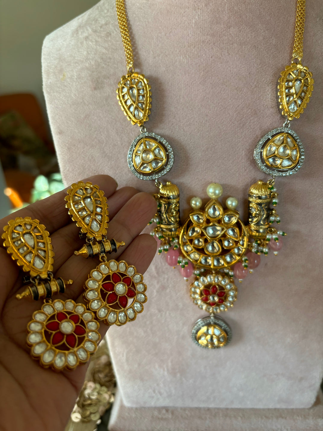 Exquisite Amrapali Fusion Pendant Necklace - Elevate Your Elegance