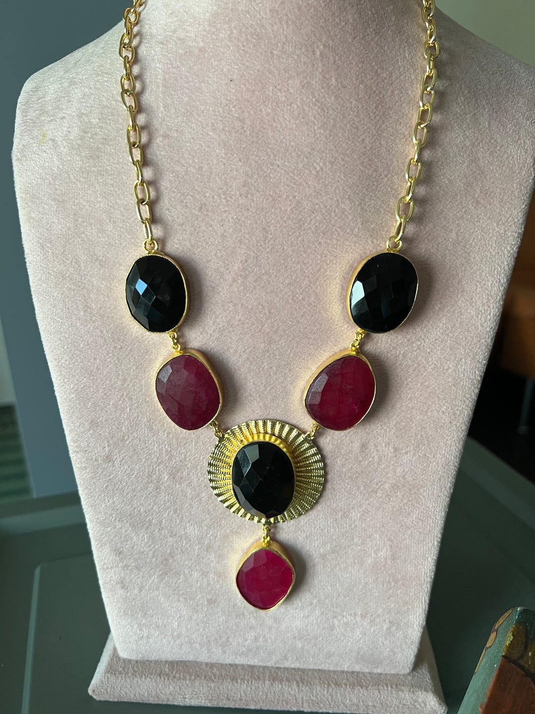 Exquisite Onyx Necklace - Premium Quality Craftsmanship