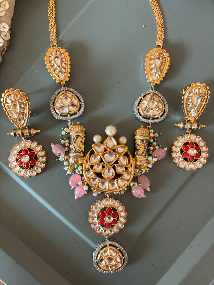 Exquisite Amrapali Fusion Pendant Necklace - Elevate Your Elegance