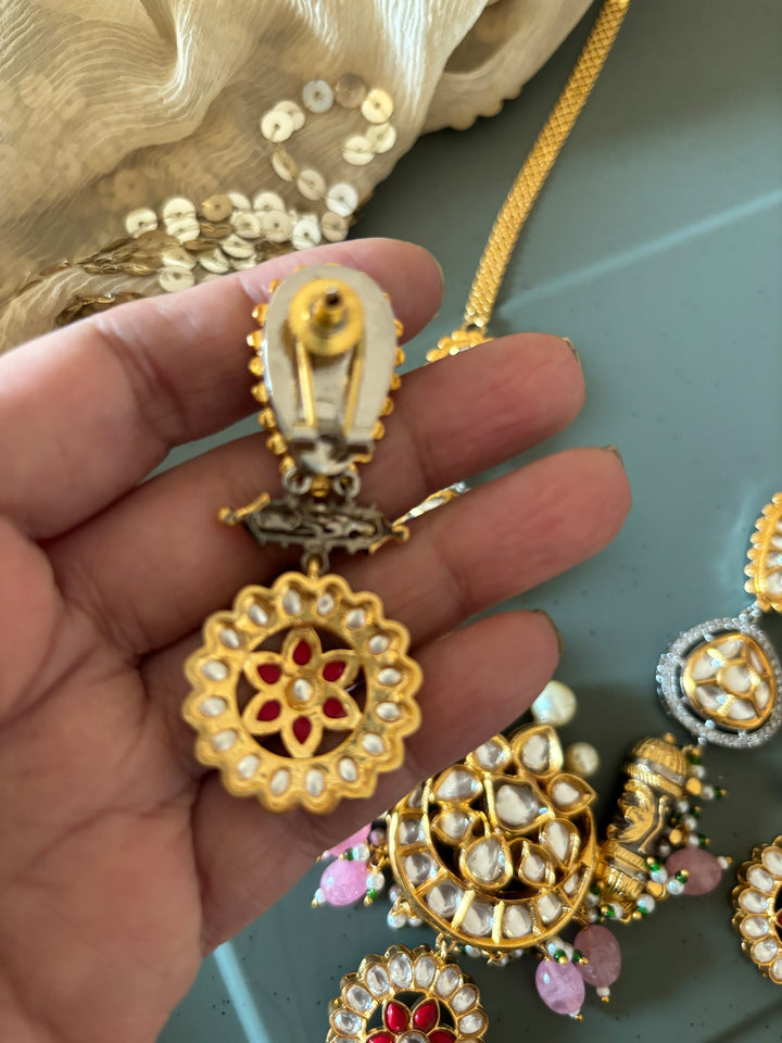 Exquisite Amrapali Fusion Pendant Necklace - Elevate Your Elegance