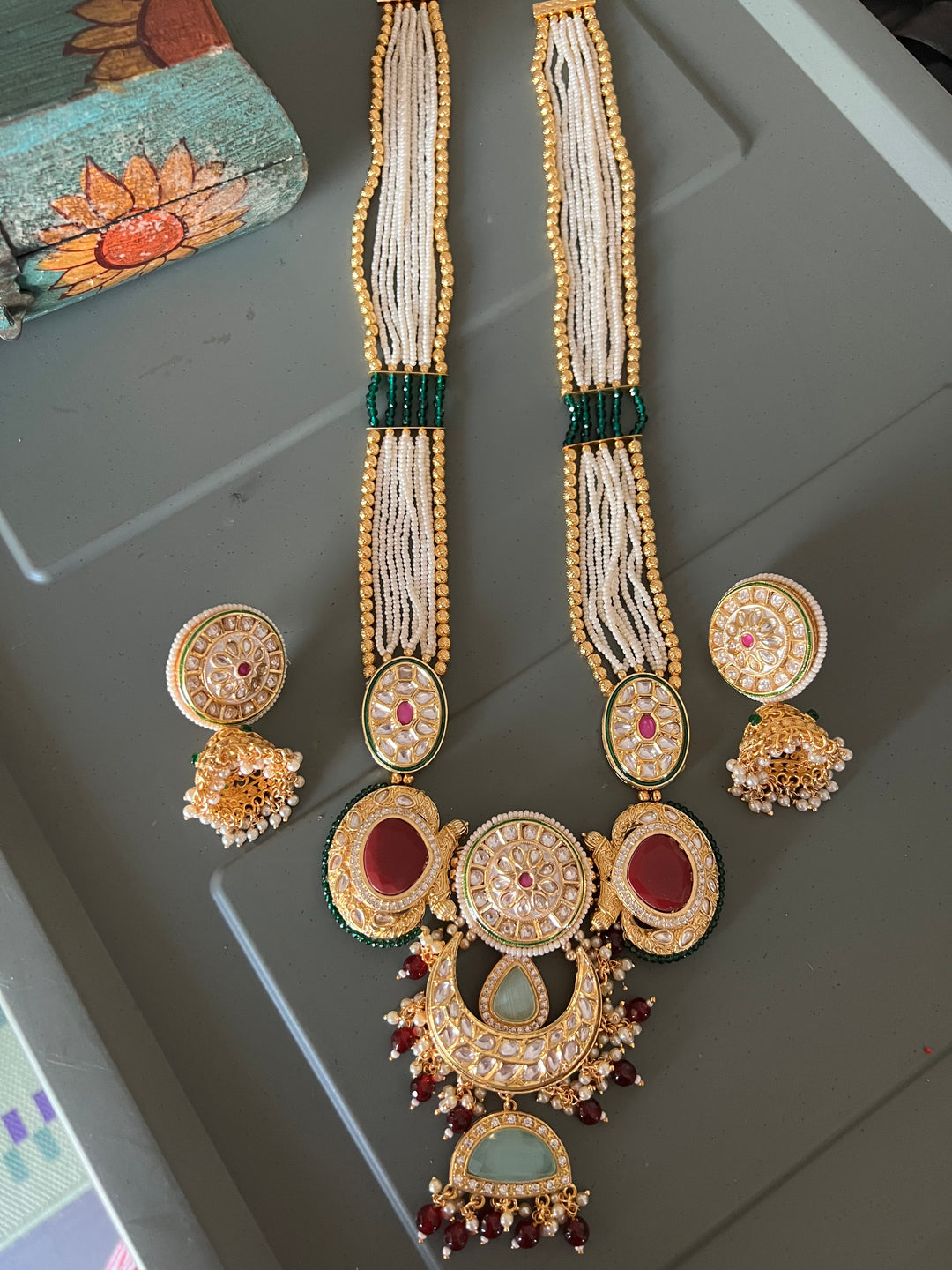 Exquisite Pendant Necklace Set - A Masterpiece of Elegance