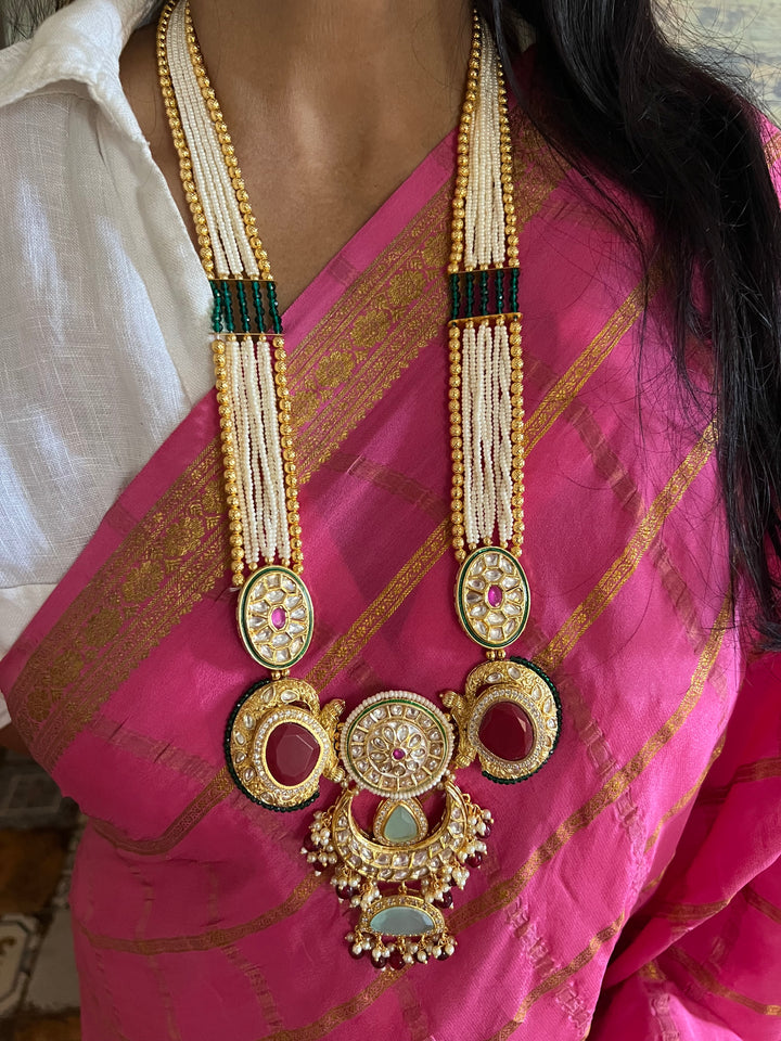 Exquisite Pendant Necklace Set - A Masterpiece of Elegance