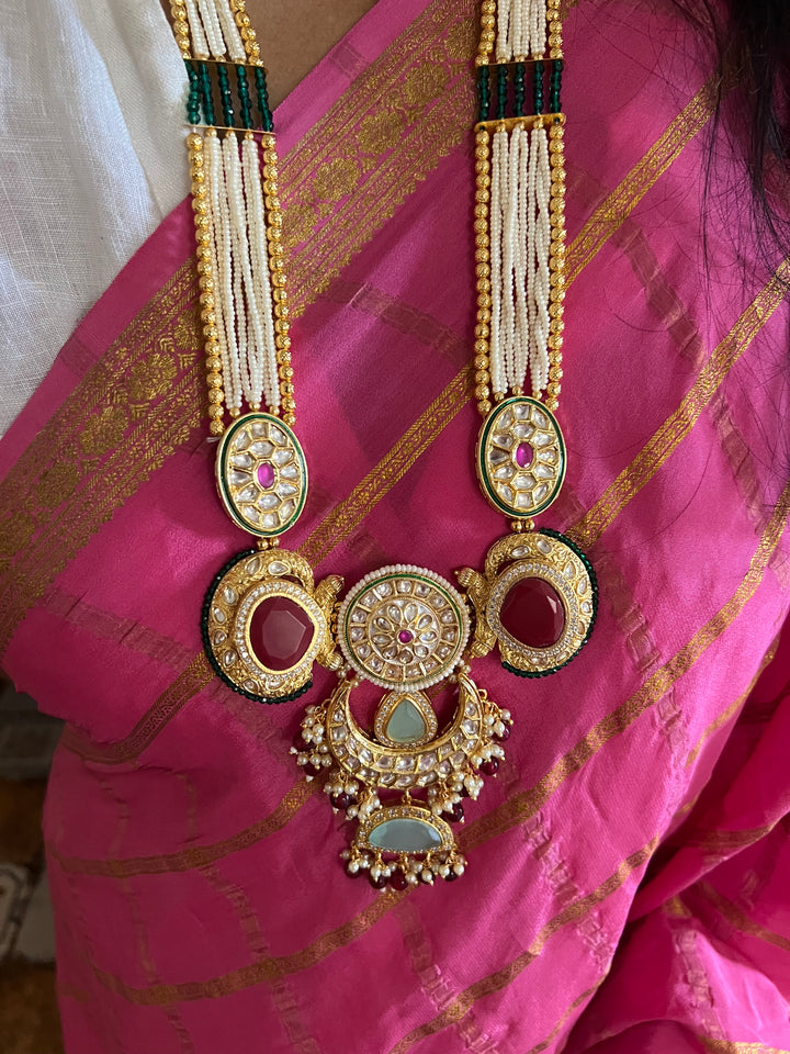 Exquisite Pendant Necklace Set - A Masterpiece of Elegance