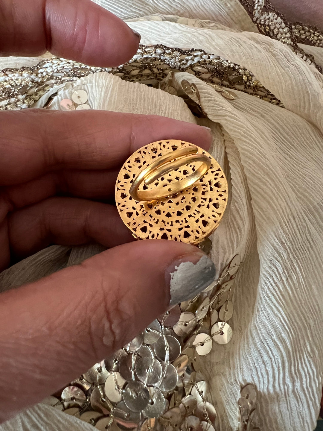 Elegant Kundan Wedding Ring - A Touch of Timeless Beauty