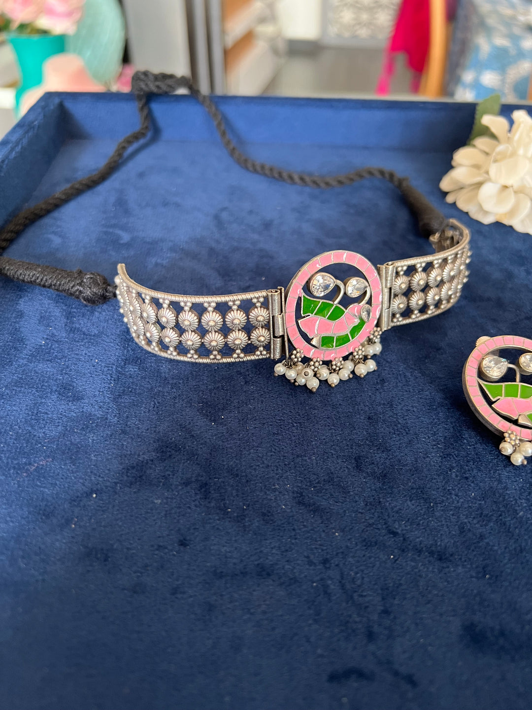 Elegant Enamelled Choker Necklace Set