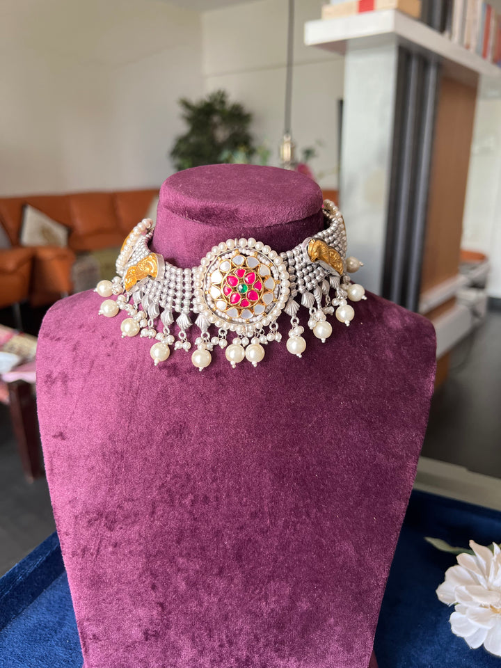 Chic Designer Fusion Choker