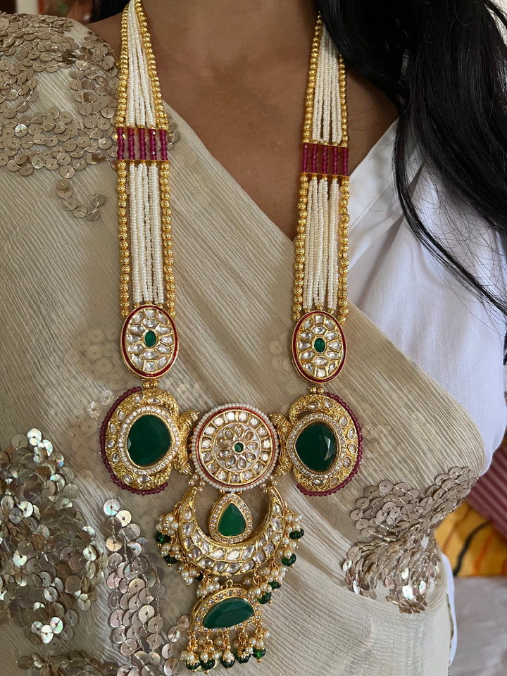 Exquisite Pendant Necklace Set - A Masterpiece of Elegance