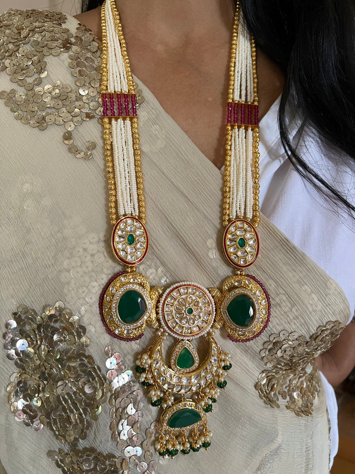 Exquisite Pendant Necklace Set - A Masterpiece of Elegance