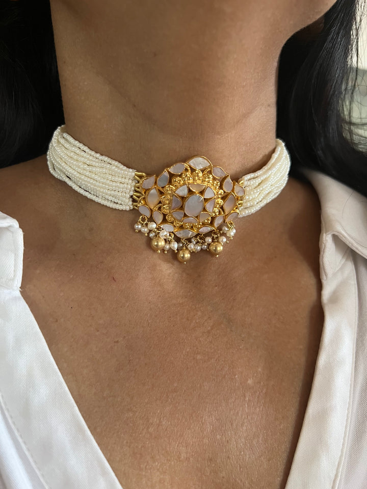 Elegant Mother of Pearl 925 Silver Choker Necklace Set - Unmatched Quality and Style