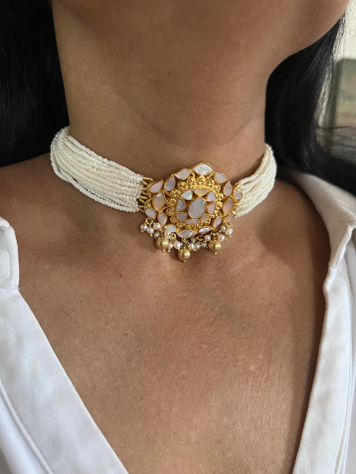 Elegant Mother of Pearl 925 Silver Choker Necklace Set - Unmatched Quality and Style