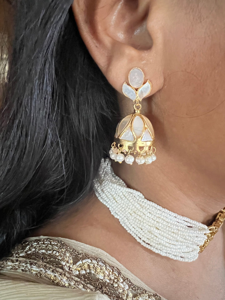 Elegant Mother of Pearl 925 Silver Choker Necklace Set - Unmatched Quality and Style