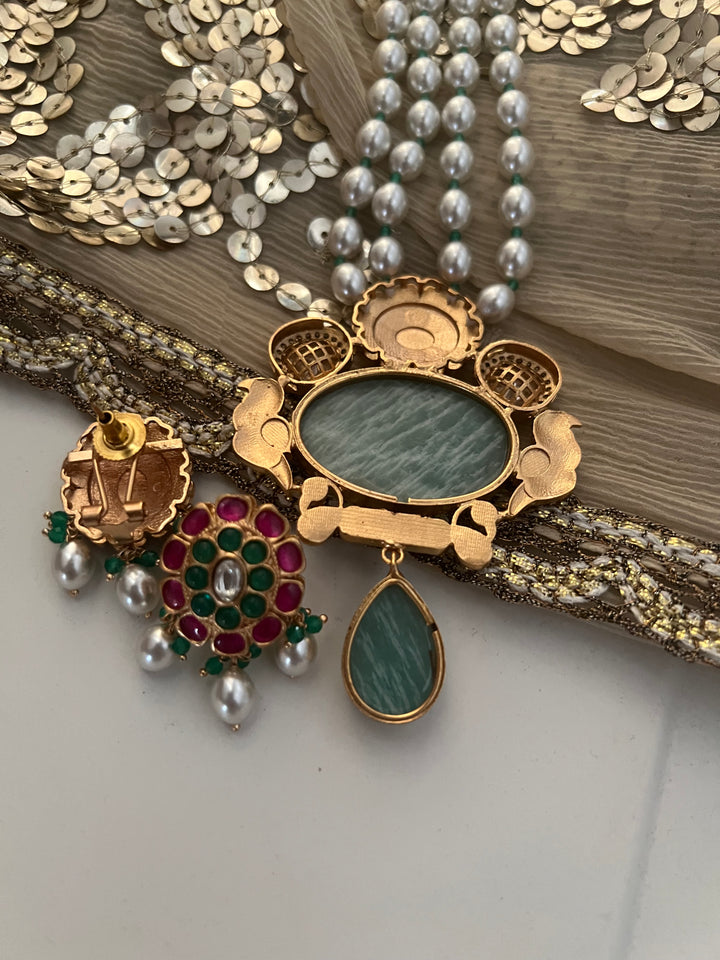 SHIVKA Amazonite Kempu Pendant Set | Bridal Pearl Necklace