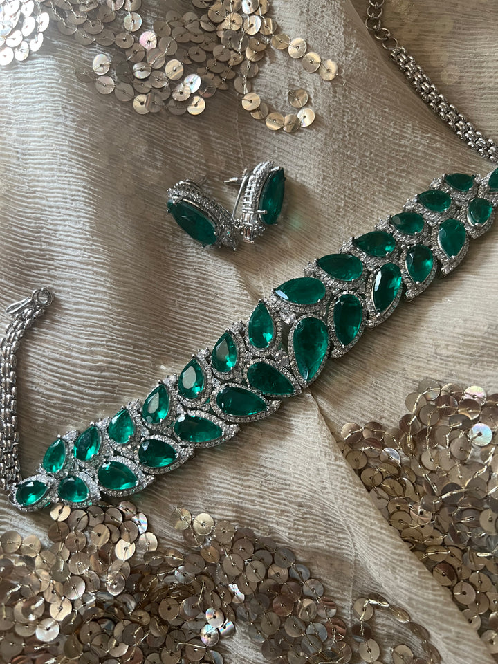 SHIVKA Victorian Green Doublet Choker Set