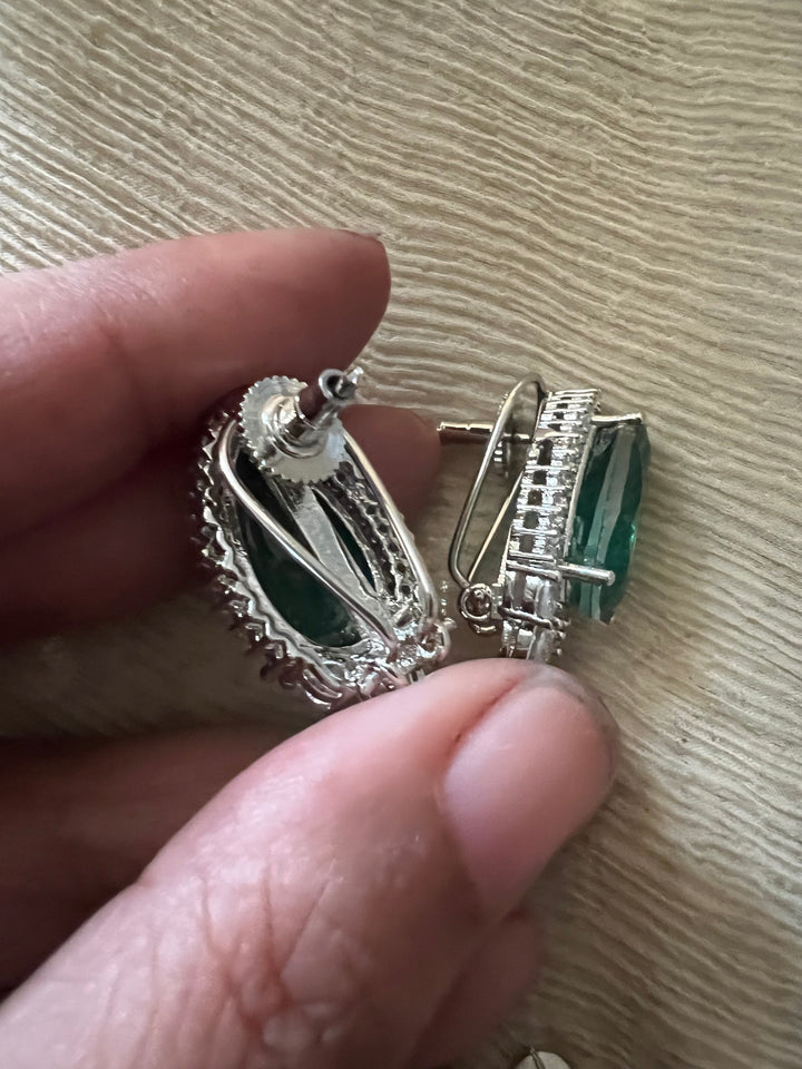 SHIVKA Victorian Green Doublet Choker Set