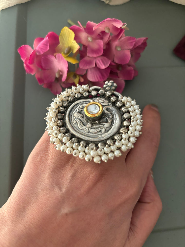 Statement Pearl Clustered Ring - A Touch of Timeless Beauty