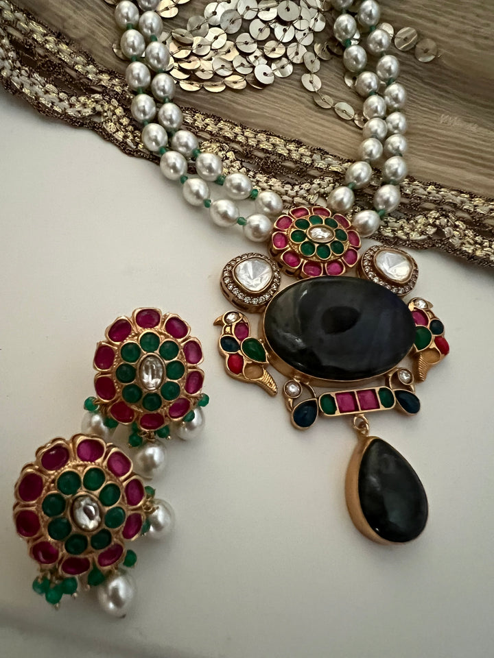 SHIVKA Labradorite Kempu Pendant Set | Bridal Pearl Necklace