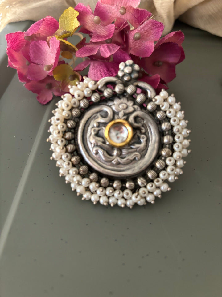 Statement Pearl Clustered Ring - A Touch of Timeless Beauty